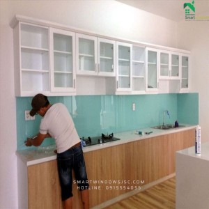 Kính Ốp Bếp Tại Thạch Thất – Nâng Tầm Không Gian Bếp Sang Trọng, Dễ Vệ Sinh