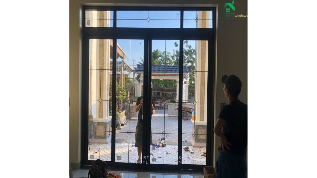 Cửa lùa trượt quay hiện đại cho nhà phố tại Tuyên Quang