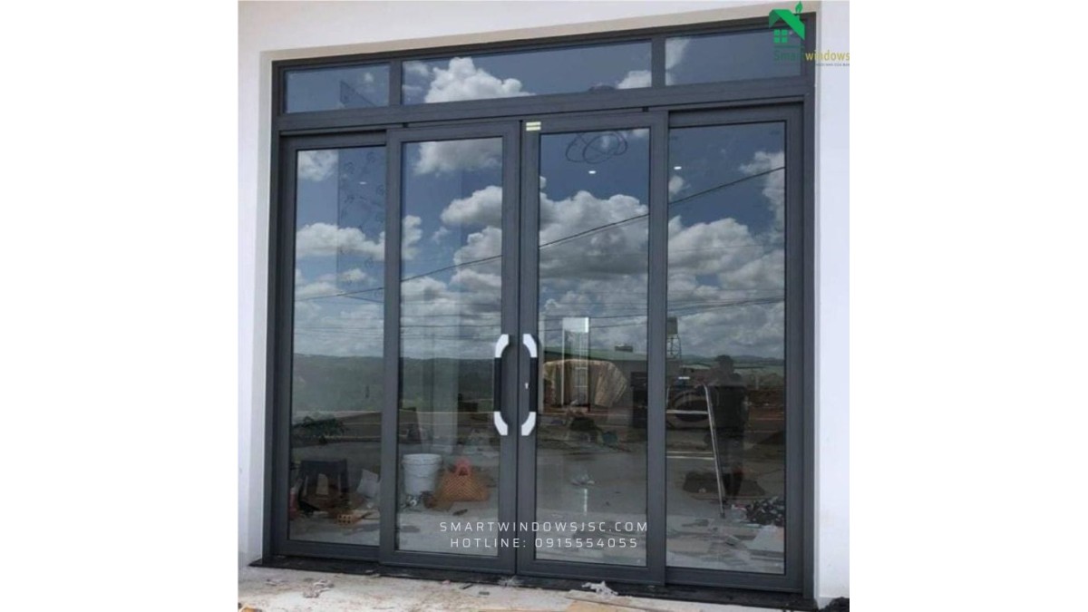 Cửa lùa trượt quay hiện đại cho nhà phố tại Tuyên Quang