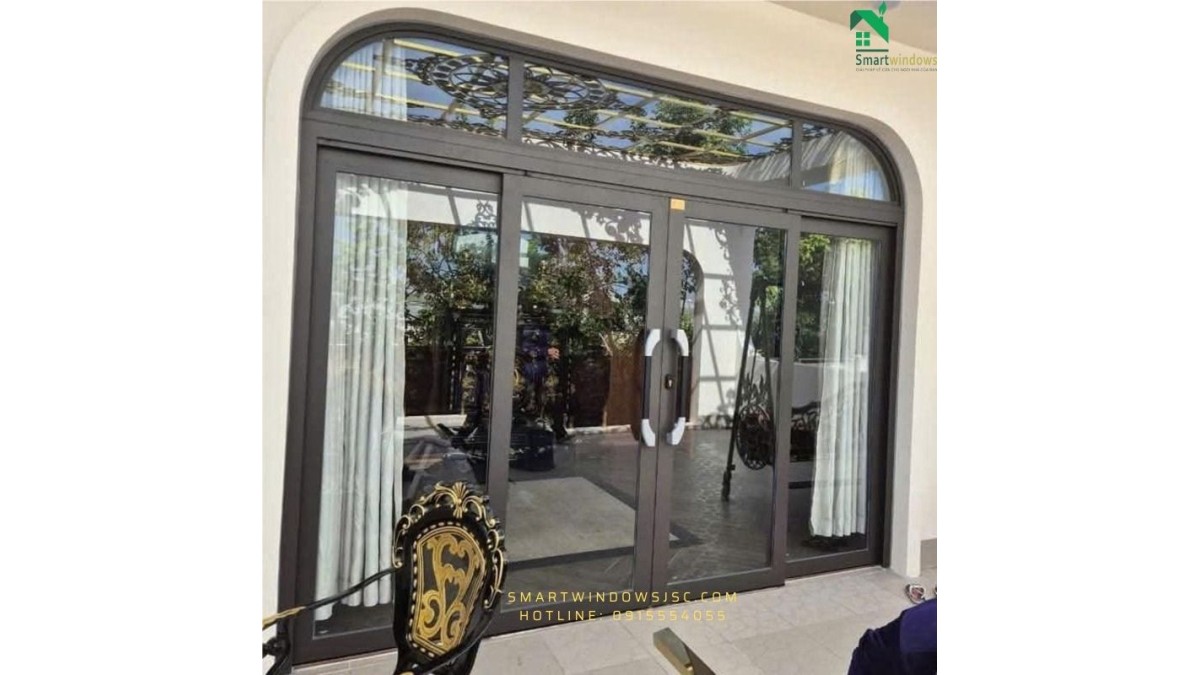 Cửa lùa trượt quay hiện đại cho nhà phố tại Tuyên Quang